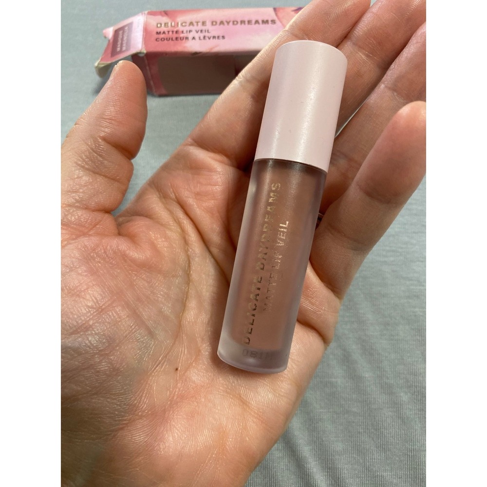 MALLY XO DELICATE DAYDREAMS MATTE LIP VEIL MAGIQUE MAGNOLIA Liquid Lipstick - Picture 2 of 3